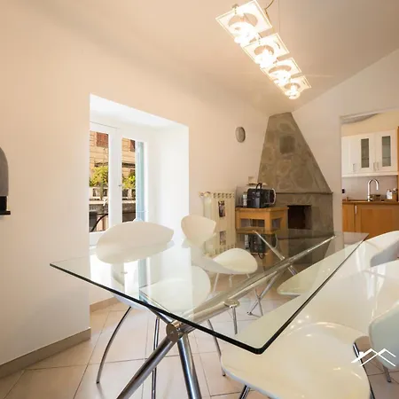 Train Station • 1br • A/c • By Tilo Apartment Genoa